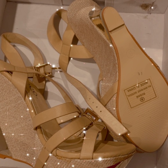 Fashion Wedges - Picture 1 of 3